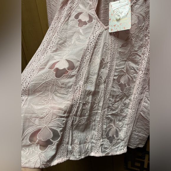 Free People Sivan Embroidered top. - Picture 4 of 6